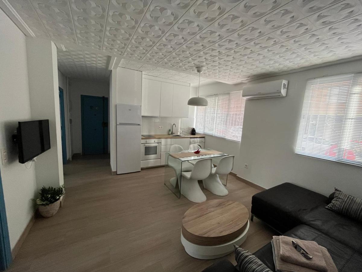 Modernized 3-Bedroom Flat 500M To The Beach บาเลนเซีย ภายนอก รูปภาพ